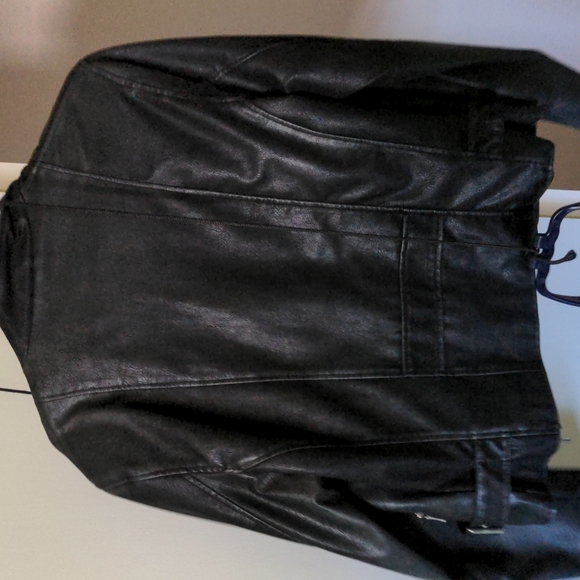 Beautiful leather/suede look jacket - Picture 4 of 5